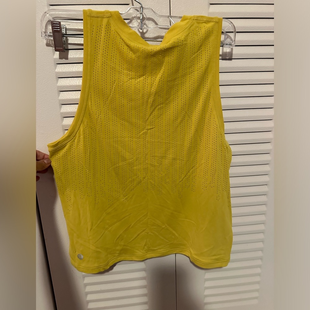 EUC - Lululemon Train To Be Tank - Size XS